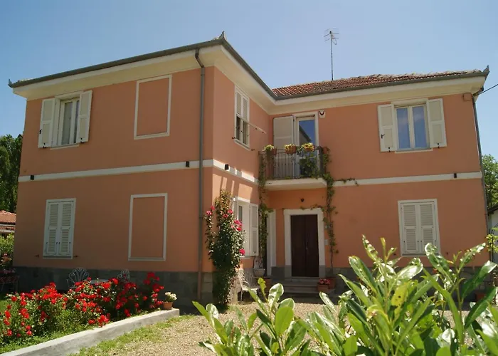 Il Melo Antico - Appartamenti In Villa D\'Epoca Nel Cuore Del Monferrato